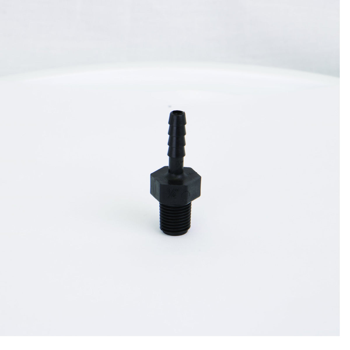 Banjo HB025 — 1/4" Male Thread x 1/4" Hose Barb